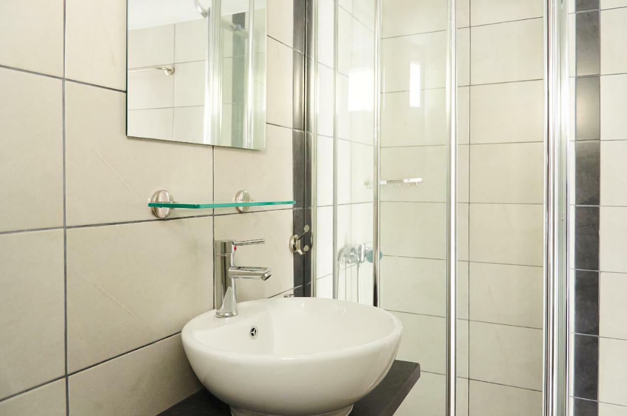 Spacious Apartment-600M From The Subway Ateny Zewnętrze zdjęcie