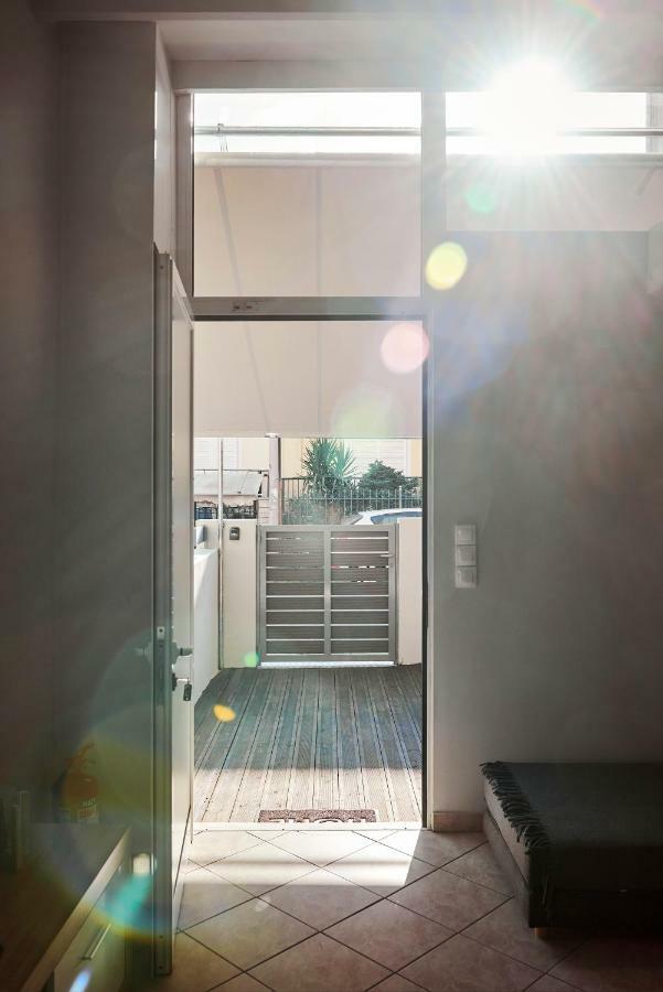 Spacious Apartment-600M From The Subway Ateny Zewnętrze zdjęcie